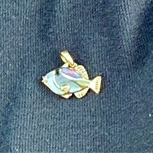 Na Hoku HumuHumu Fish Pendant in 14k Gold